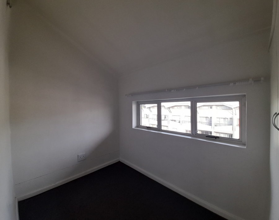 8 Bedroom Property for Sale in Uitzicht Western Cape